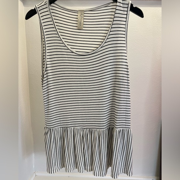 Allison Joy: Summer Top - Picture 1 of 4